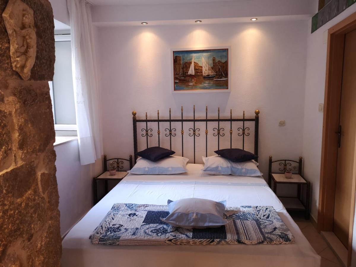 Apartments Spiro สปลิท ภายนอก รูปภาพ