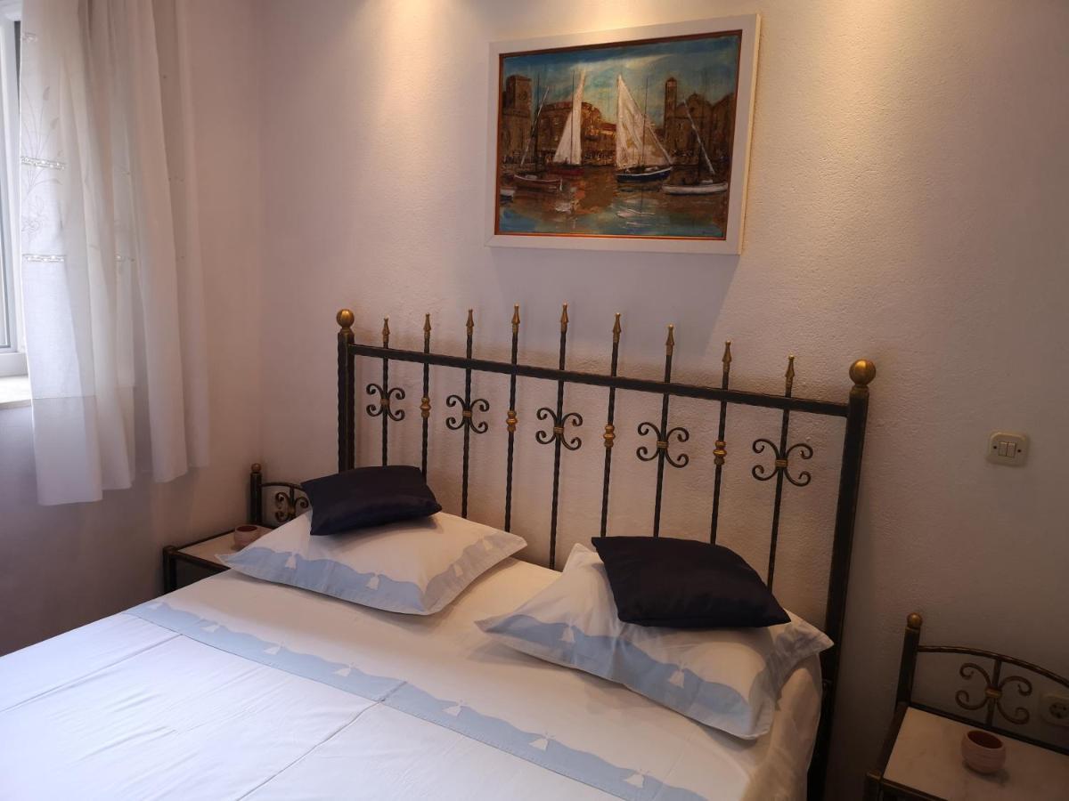 Apartments Spiro สปลิท ภายนอก รูปภาพ