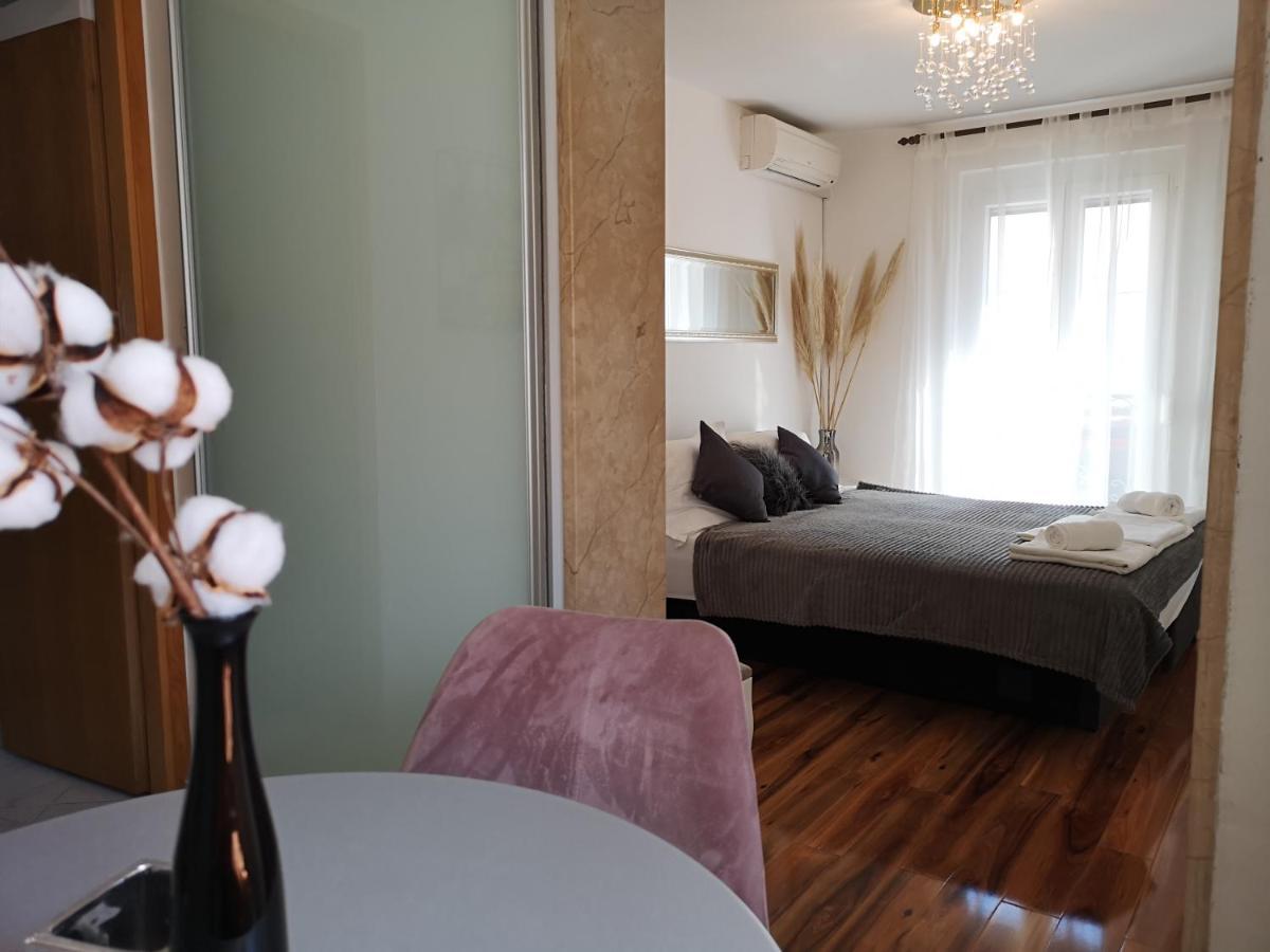Apartments Spiro สปลิท ภายนอก รูปภาพ