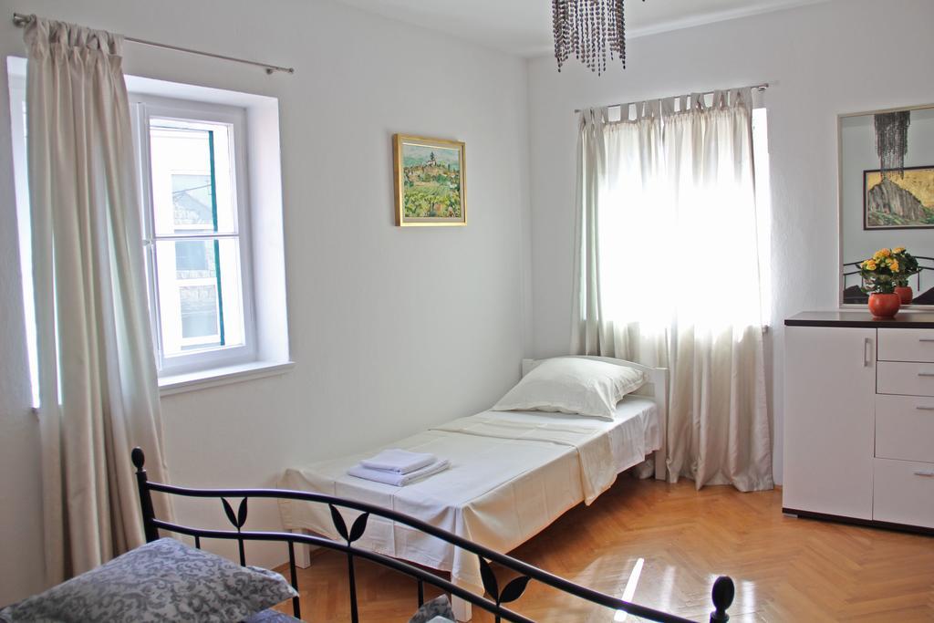 Apartments Spiro สปลิท ภายนอก รูปภาพ